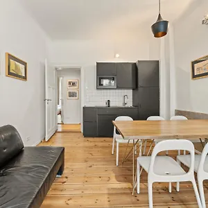 Apartment Mooeve Friedrichs Mid, Berlin